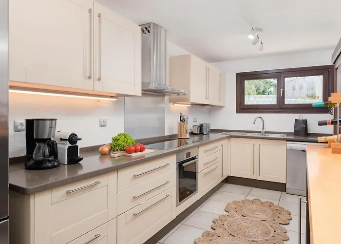 Vila Karat Atlantida *